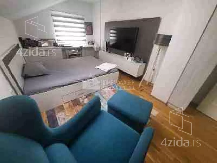 Četvoroiposoban stan | 4zida