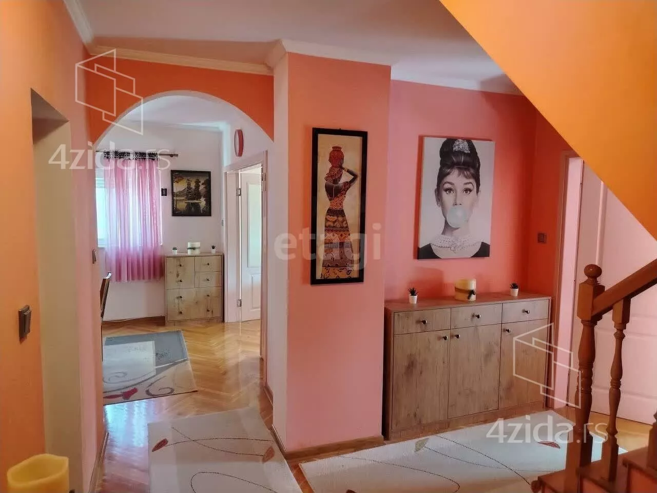 Petosoban stan | 4zida