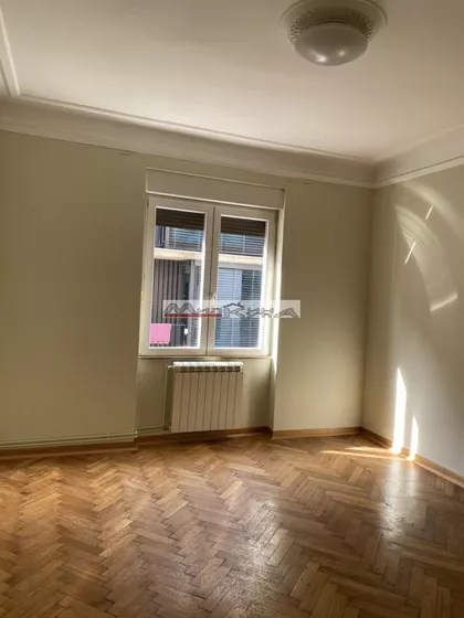Crveni Krst Vračar | 4zida.rs