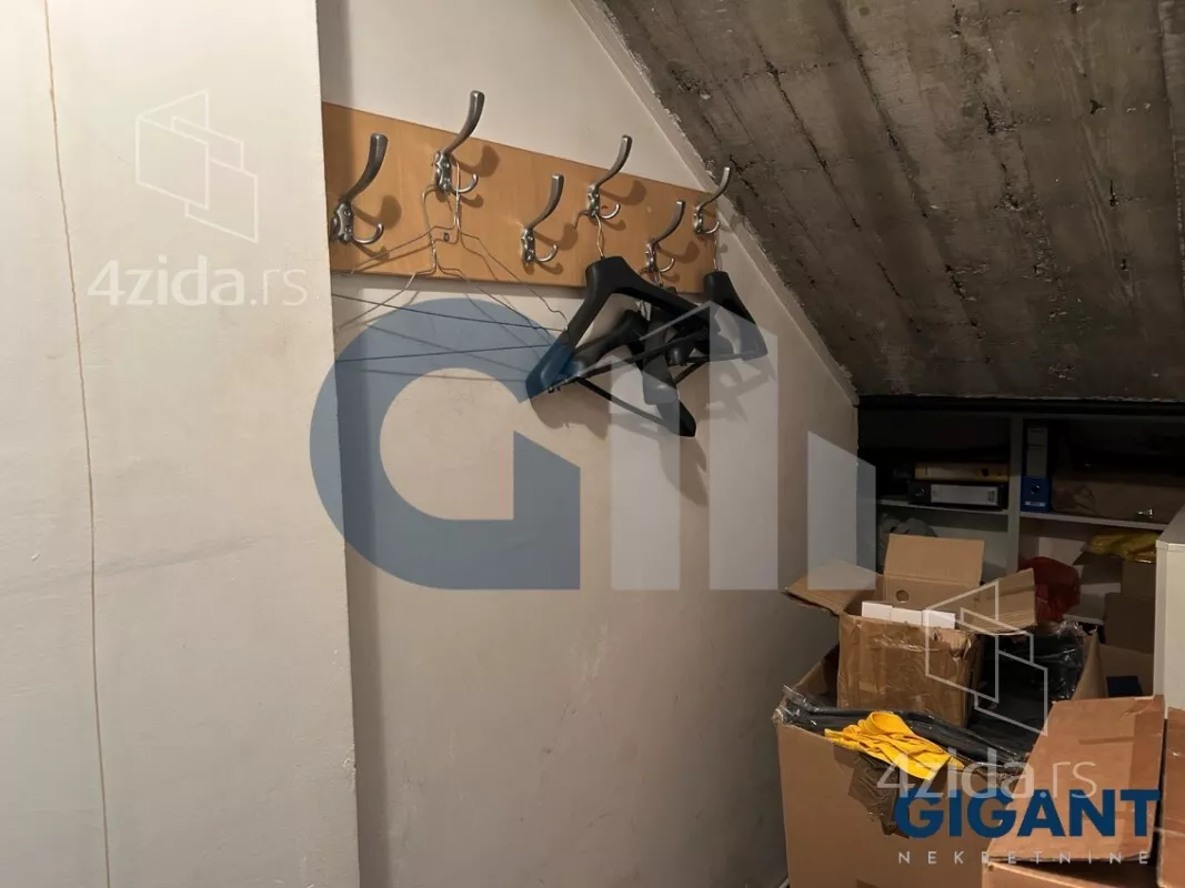 Lokal | 4zida