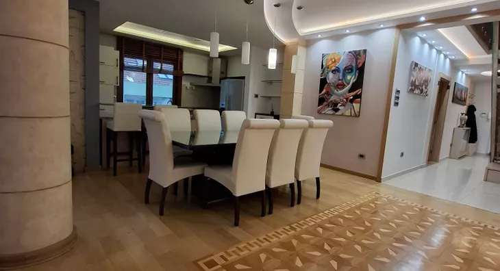 Šestosoban stan | 4zida