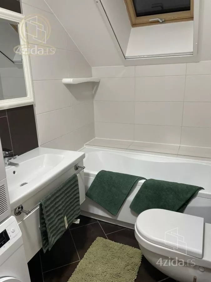 Petosoban stan | 4zida