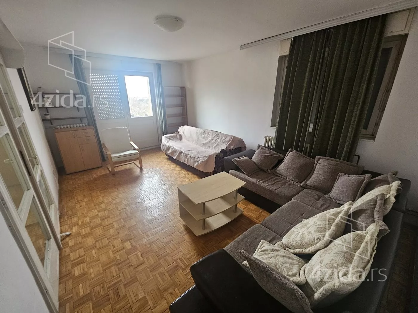 Troiposoban stan | 4zida