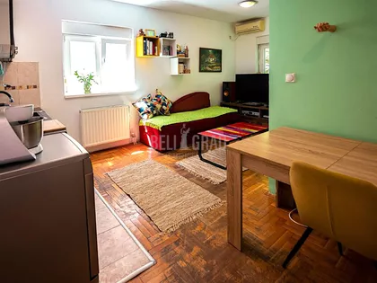 Petra Škundrića | 4zida.rs