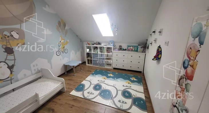 Četvoroiposoban stan | 4zida