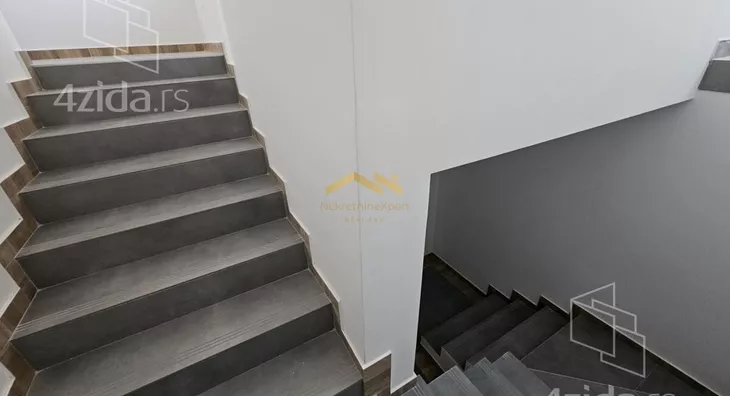 Šestosoban stan | 4zida