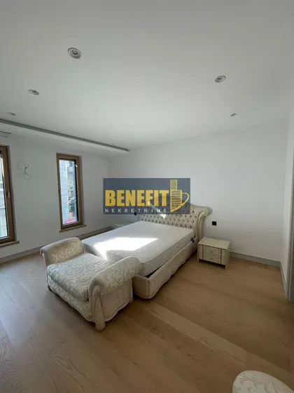 Crveni Krst Vračar | 4zida.rs