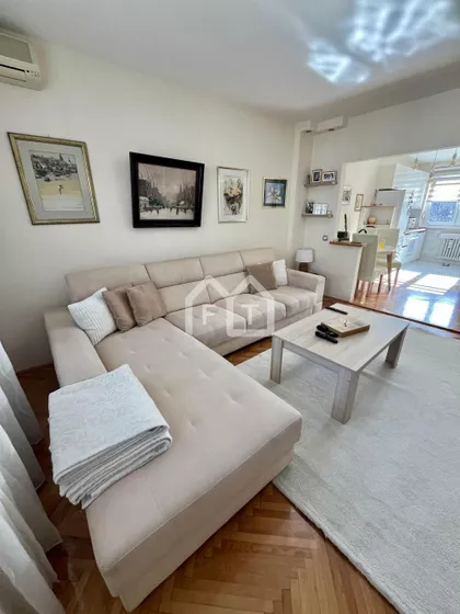 22. oktobra | 4zida.rs