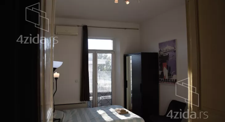 Četvoroiposoban stan | 4zida