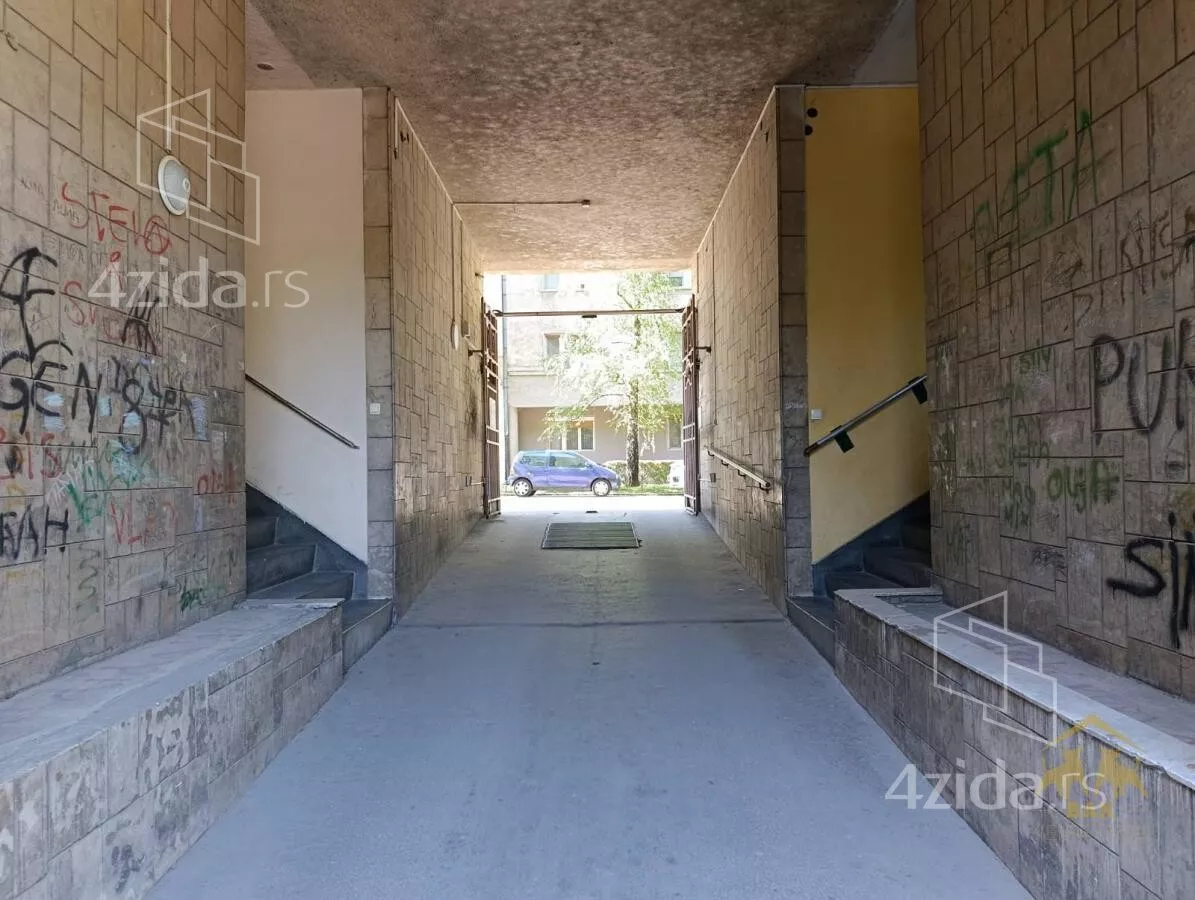 Troiposoban stan | 4zida