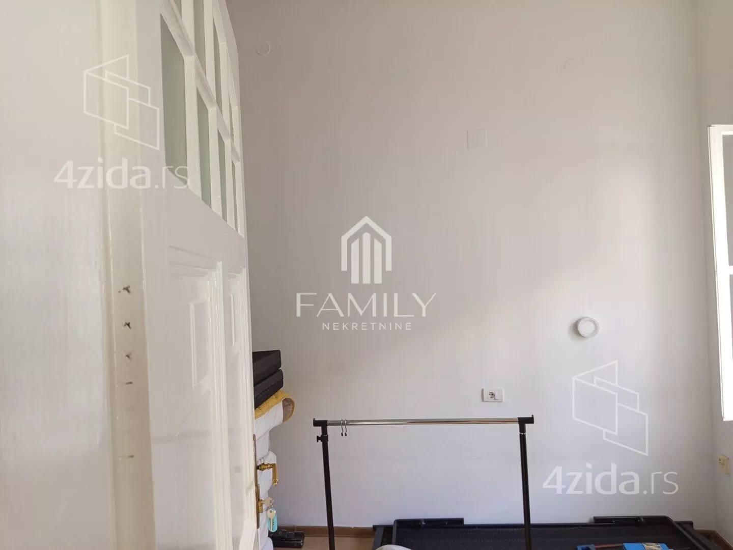 Četvoroiposoban stan | 4zida