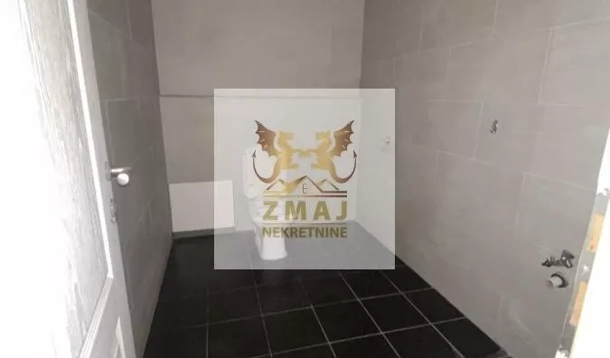 Poslovna zgrada | 4zida