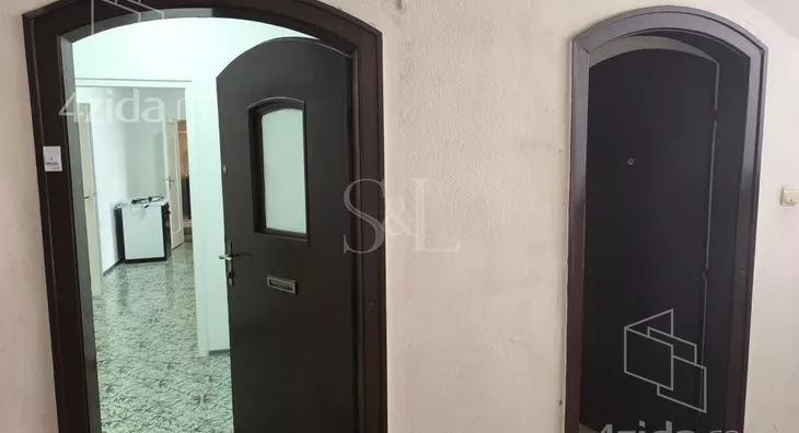 Šestosoban stan | 4zida