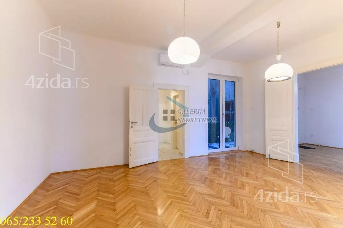 Četvoroiposoban stan | 4zida