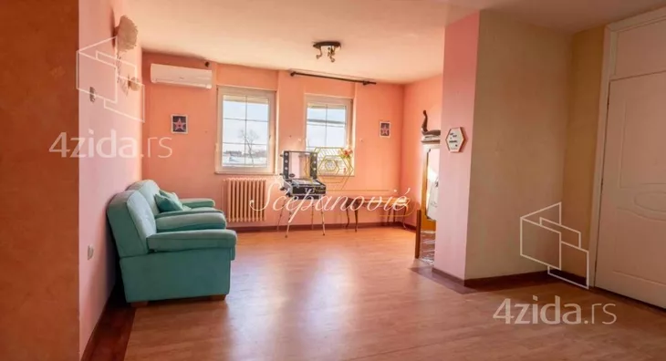 Petosoban stan | 4zida