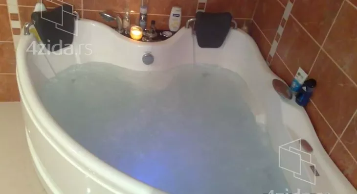 Šestosoban stan | 4zida