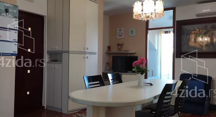 Petosoban stan | 4zida