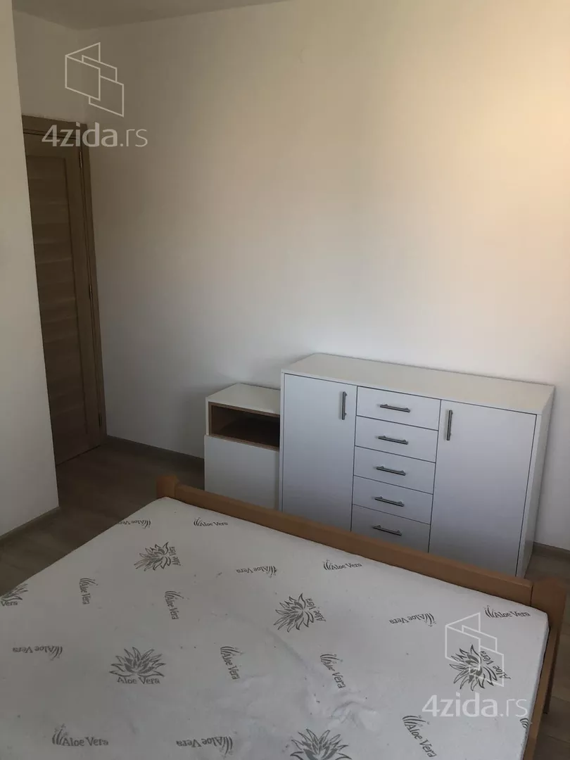 Četvoroiposoban stan | 4zida