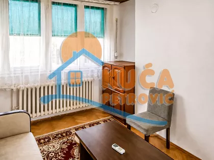 Učitelj Tasina | 4zida.rs