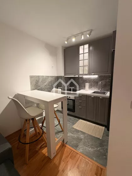 Kraljice Jelene | 4zida.rs