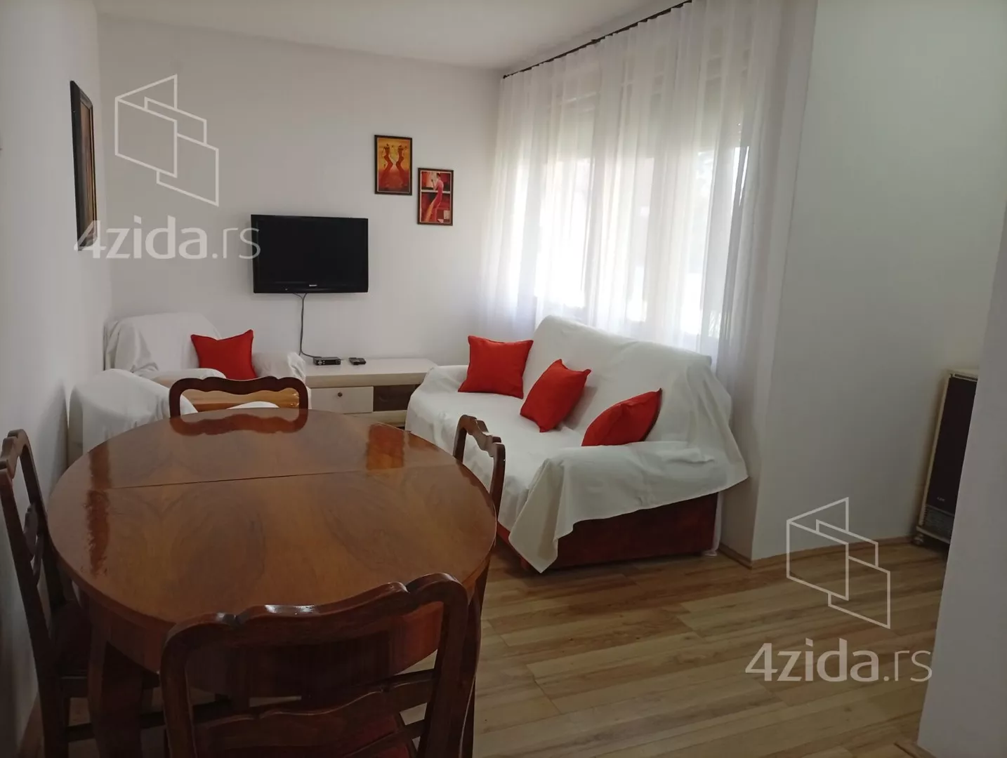 Jednoiposoban stan | 4zida