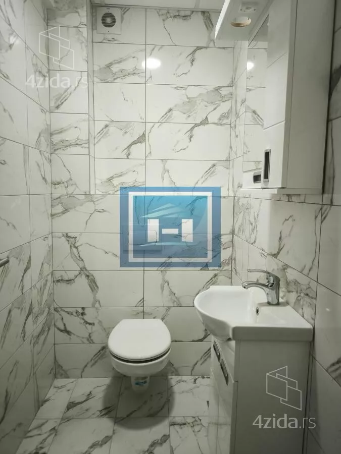 Šestosoban stan | 4zida