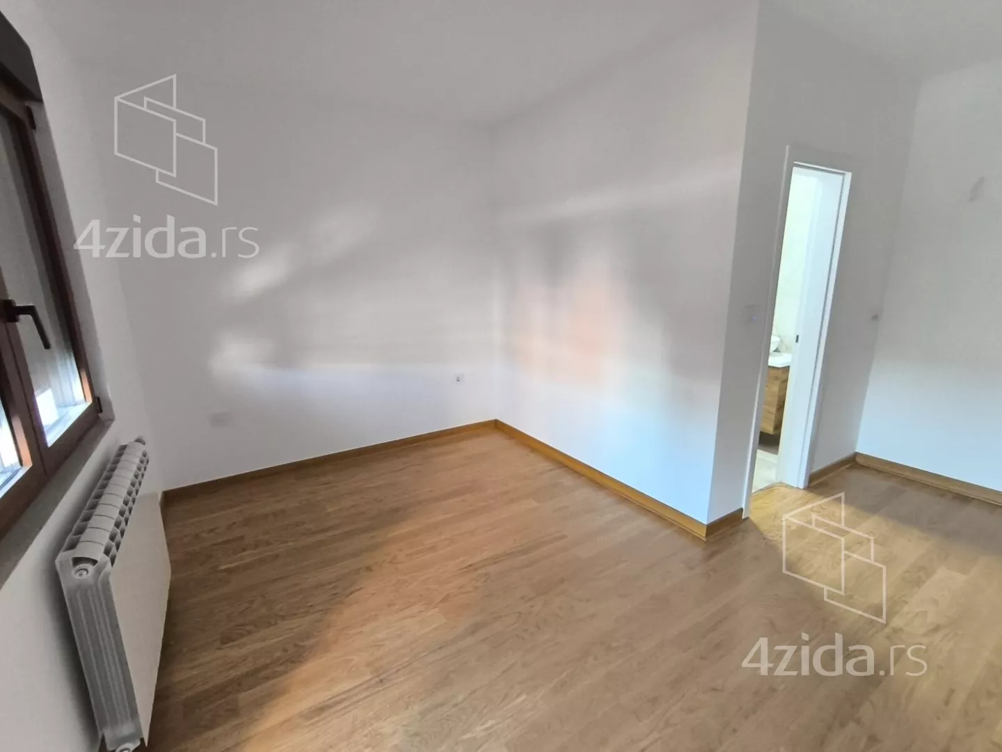 Petosoban stan | 4zida