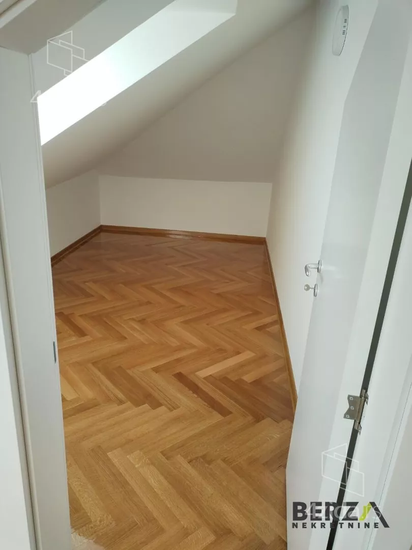 Četvoroiposoban stan | 4zida