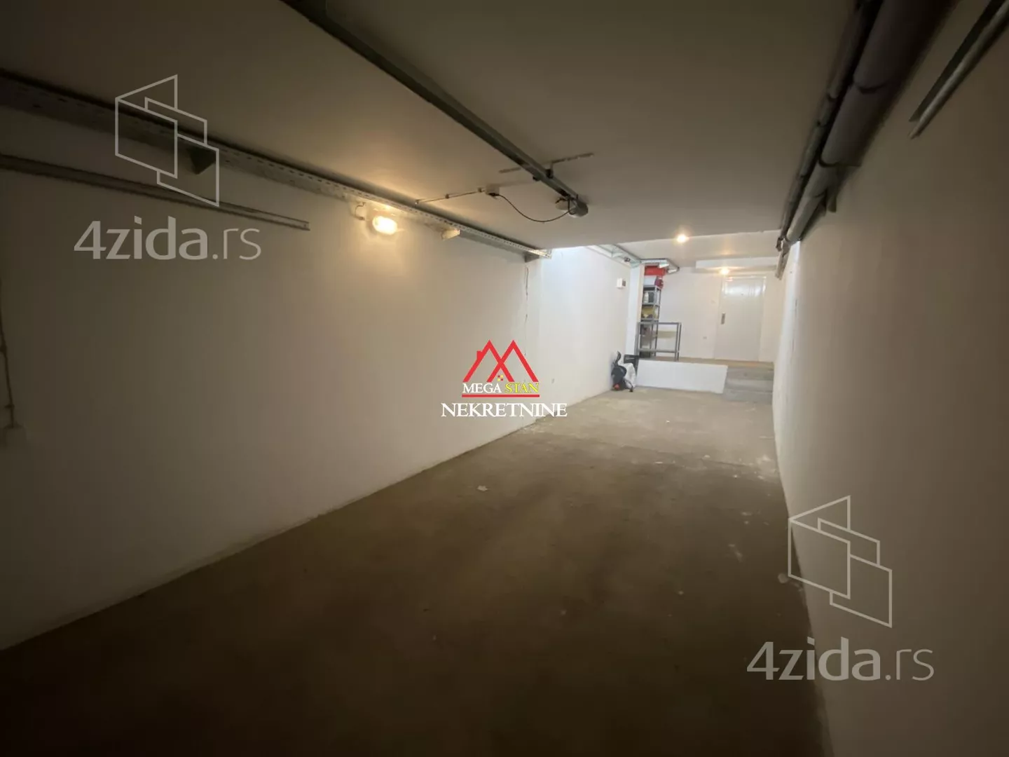 Garaža | 4zida
