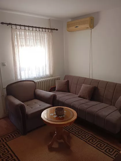 Karađorđeva | 4zida.rs