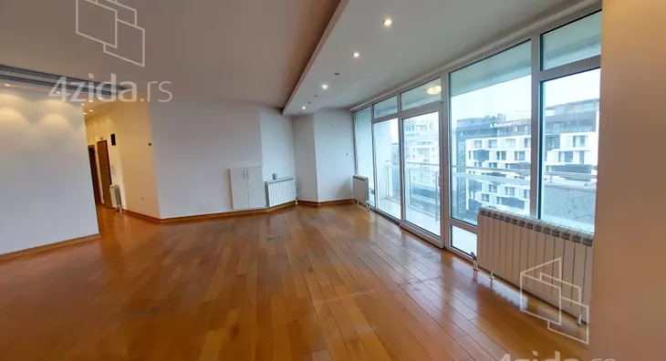 Petosoban stan | 4zida