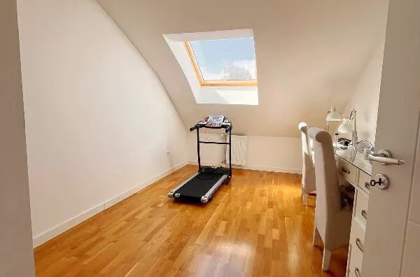 Šestosoban stan | 4zida