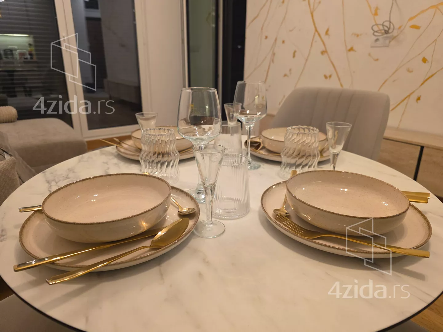 Jednoiposoban stan | 4zida