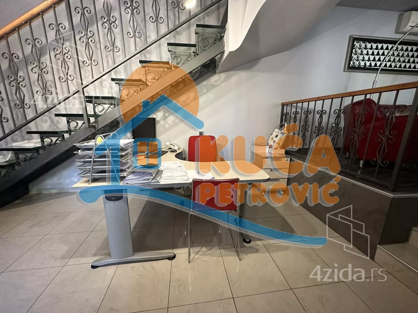 Lokal | 4zida