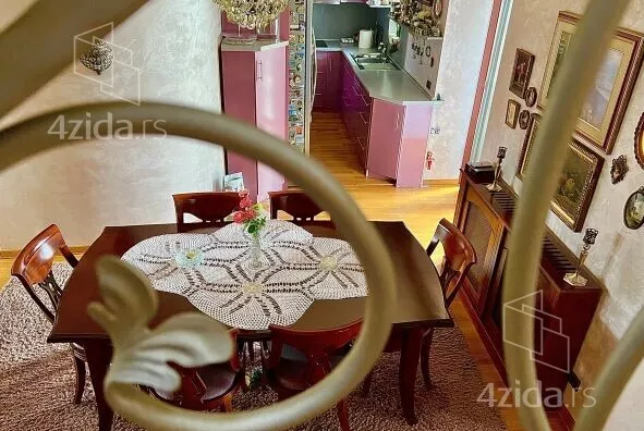 Šestosoban stan | 4zida