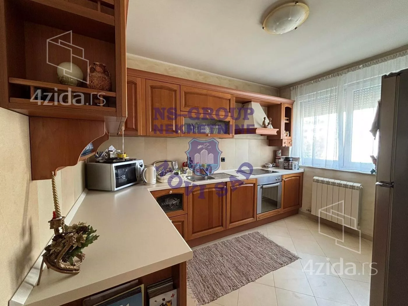 Četvoroiposoban stan | 4zida