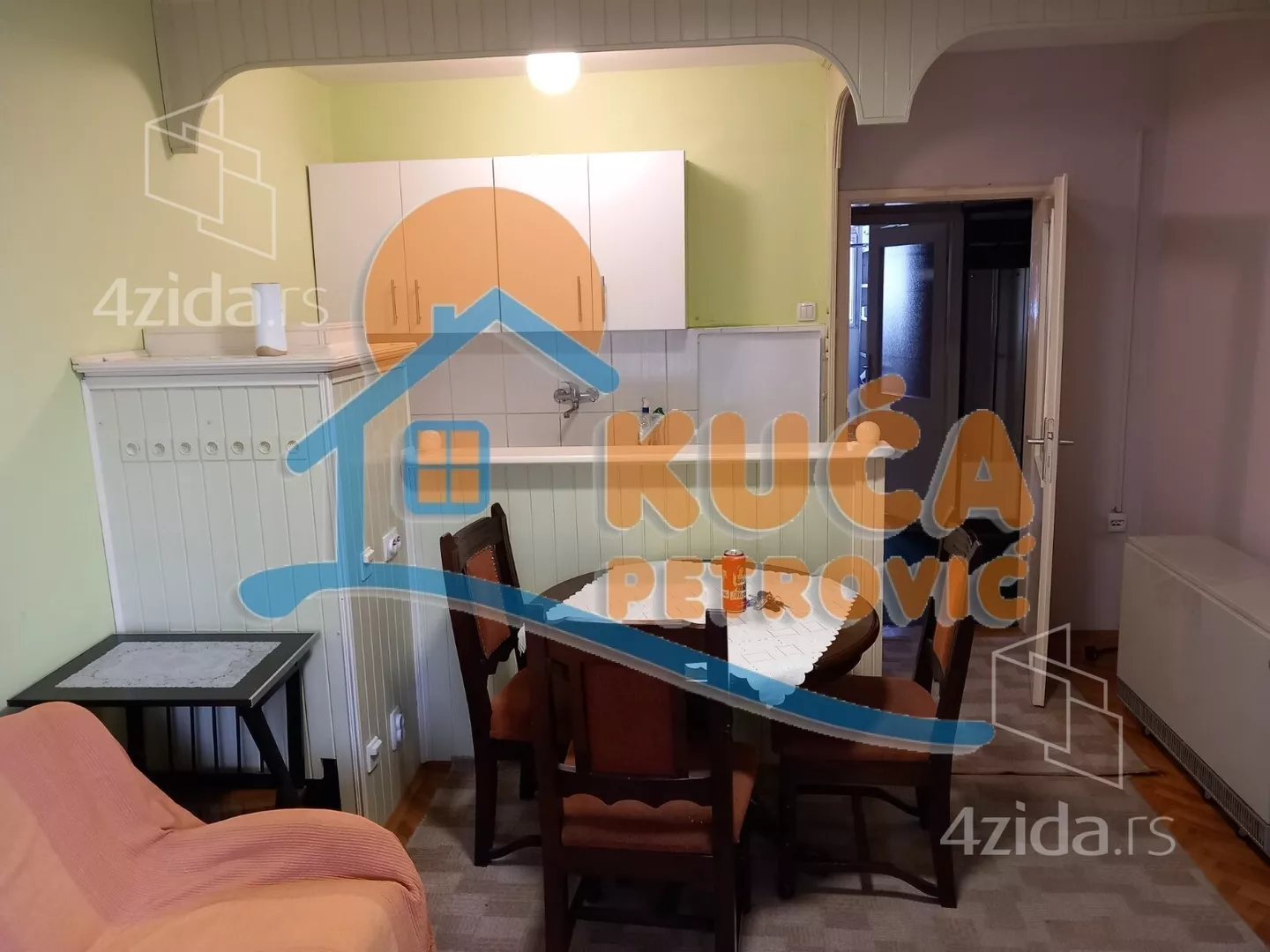 Jednoiposoban stan | 4zida