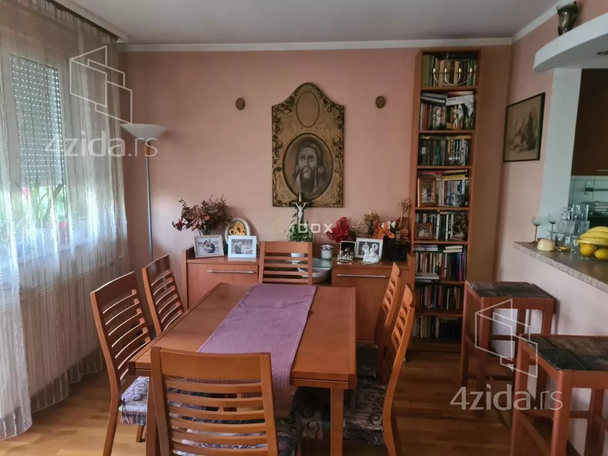 Troiposoban stan | 4zida