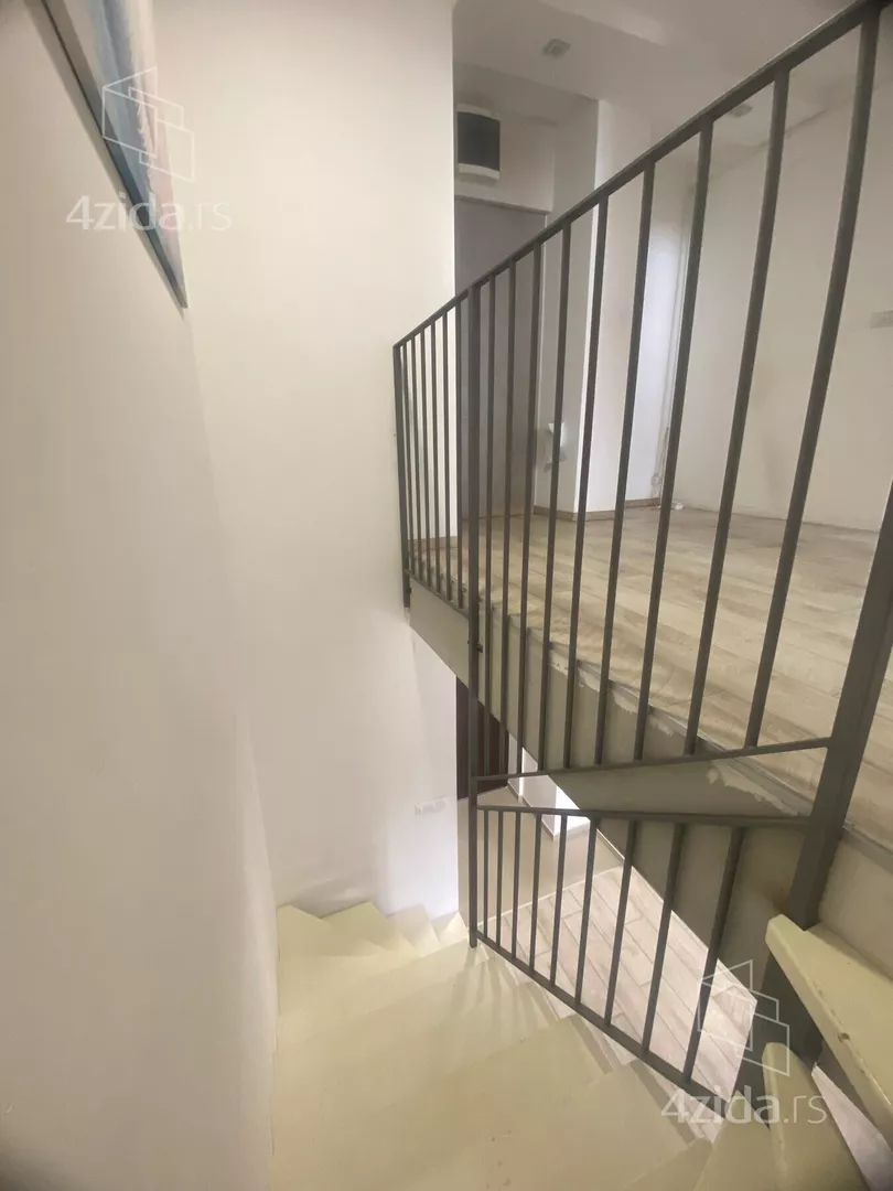 Četvoroiposoban stan | 4zida