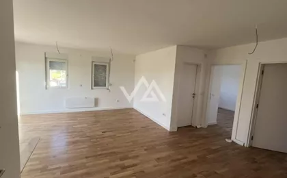 Ugrinovački put | 4zida.rs