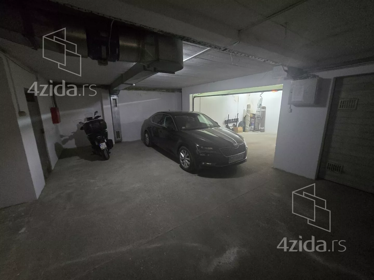 Garaža | 4zida