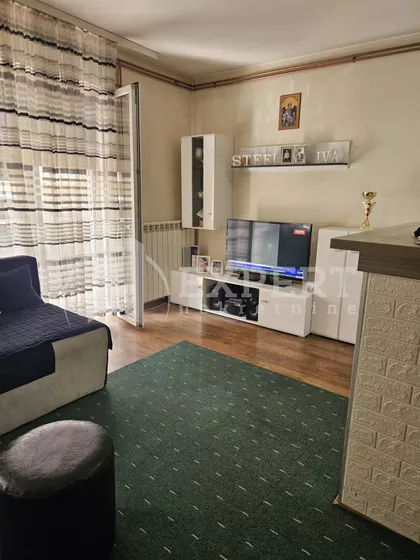 Vase Albanca | 4zida.rs