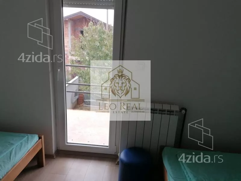 Sedmosoban stan | 4zida