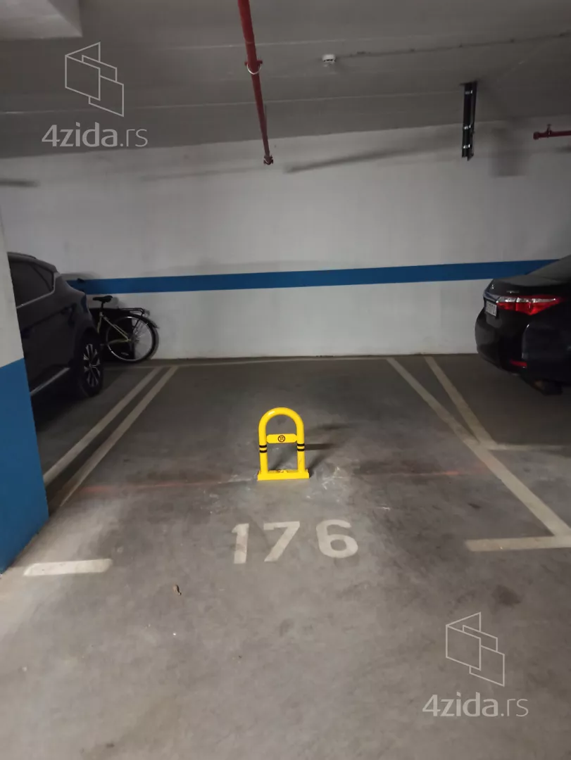 Parking | 4zida