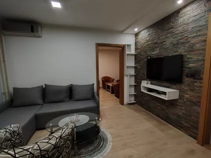 Dvadesetdrugog Oktobra | 4zida.rs