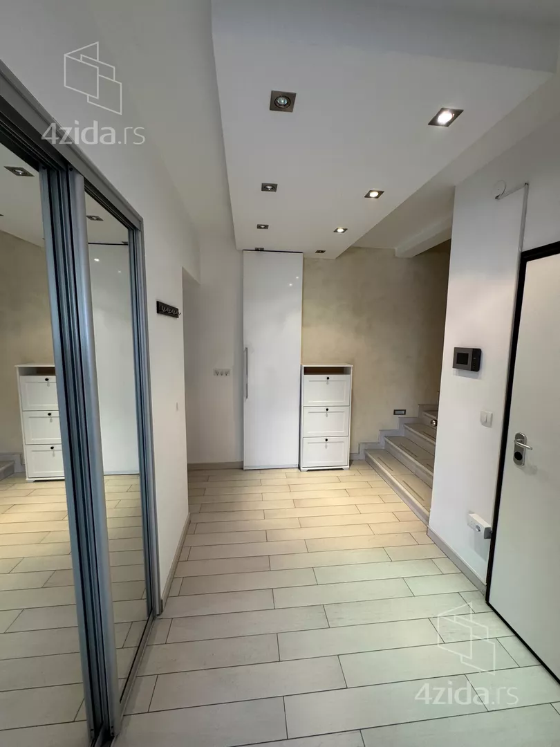 Četvoroiposoban stan | 4zida