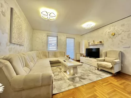 Milana Rakića | 4zida.rs