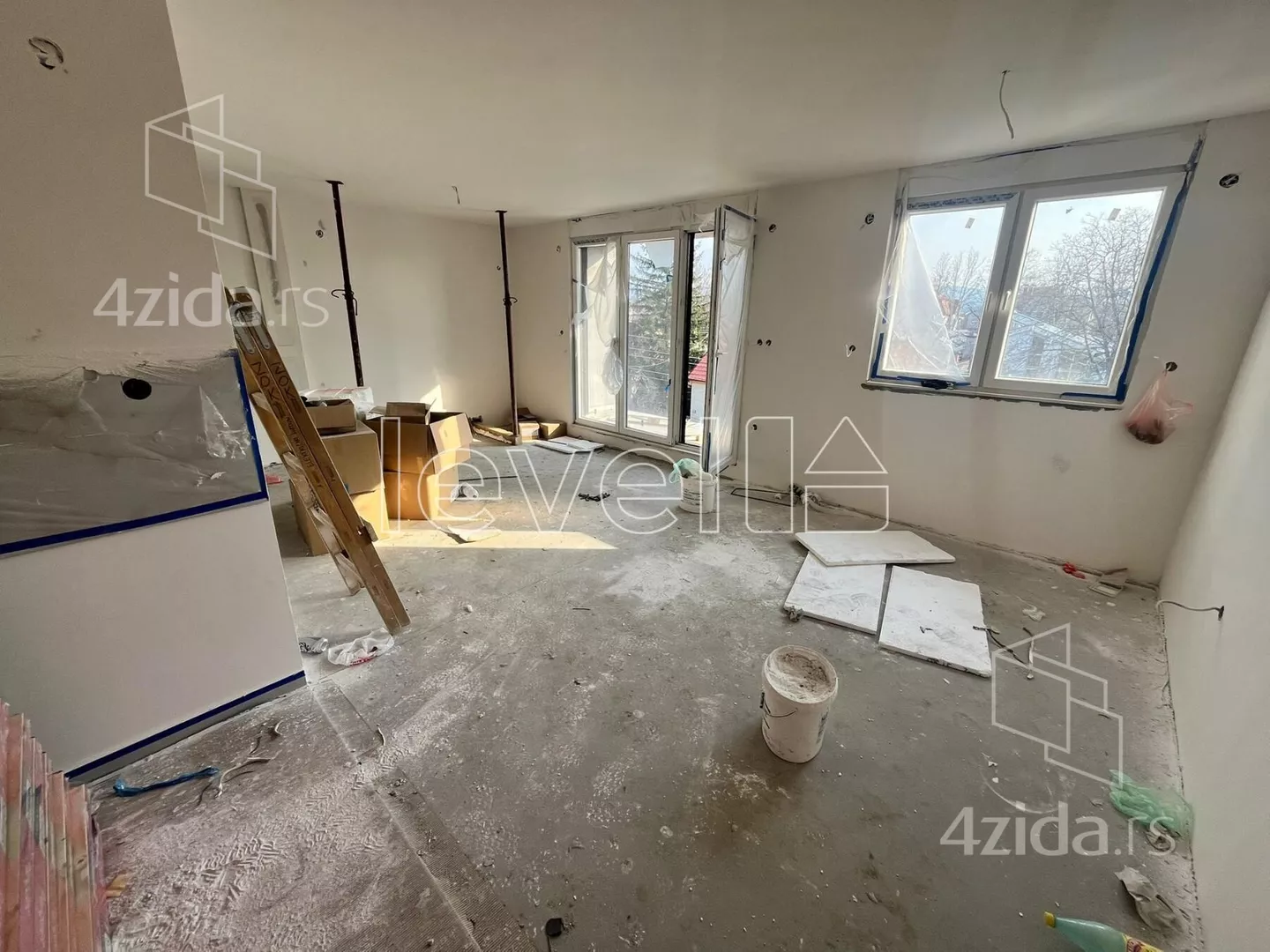 Petosoban stan | 4zida