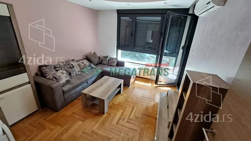 Četvoroiposoban stan | 4zida