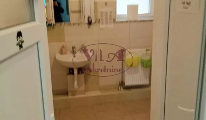 Poslovna zgrada | 4zida